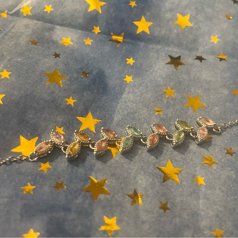 Elegant Multicolor Leaf Bracelet